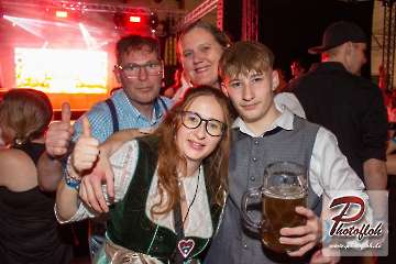 www_photofloh_de_PflaelzerGaudiNaechte_HermesHouseBand_Messehalle_PS_17_10_2026-74