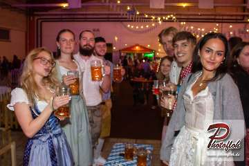 www_photofloh_de_PflaelzerGaudiNaechte_HermesHouseBand_Messehalle_PS_17_10_2026-89