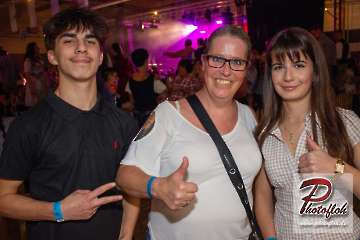 www_photofloh_de_PflaelzerGaudiNaechte_HermesHouseBand_Messehalle_PS_17_10_2026-123