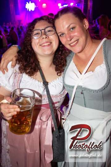 www_photofloh_de_PflaelzerGaudiNaechte_HermesHouseBand_Messehalle_PS_17_10_2026-132