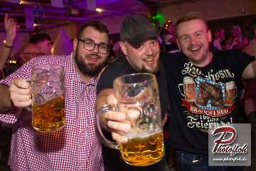 www_photofloh_de_PflaelzerGaudiNaechte_HermesHouseBand_Messehalle_PS_17_10_2026-166