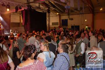 www_photofloh_de_PflaelzerGaudiNaechte_HermesHouseBand_Messehalle_PS_17_10_2026-185