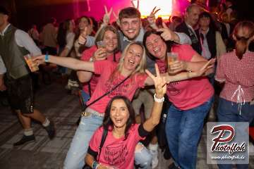 www_photofloh_de_PflaelzerGaudiNaechte_HermesHouseBand_Messehalle_PS_17_10_2026-211