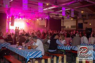 www_photofloh_de_PflaelzerGaudiNaechte_HermesHouseBand_Messehalle_PS_16_10_2026-4