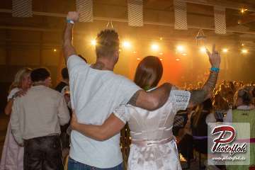 www_photofloh_de_PflaelzerGaudiNaechte_HermesHouseBand_Messehalle_PS_16_10_2026-16