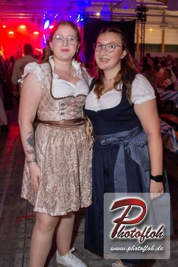 www_photofloh_de_PflaelzerGaudiNaechte_HermesHouseBand_Messehalle_PS_16_10_2026-41