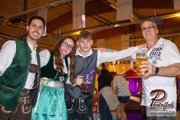 www_photofloh_de_PflaelzerGaudiNaechte_HermesHouseBand_Messehalle_PS_16_10_2026-68