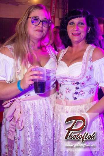 www_photofloh_de_PflaelzerGaudiNaechte_HermesHouseBand_Messehalle_PS_16_10_2026-120