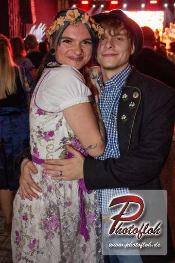 www_photofloh_de_PflaelzerGaudiNaechte_HermesHouseBand_Messehalle_PS_17_10_2026-12