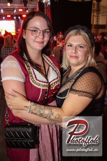 www_photofloh_de_PflaelzerGaudiNaechte_HermesHouseBand_Messehalle_PS_17_10_2026-19