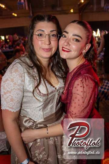 www_photofloh_de_PflaelzerGaudiNaechte_HermesHouseBand_Messehalle_PS_17_10_2026-32