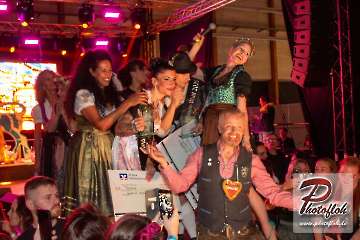 www_photofloh_de_PflaelzerGaudiNaechte_HermesHouseBand_Messehalle_PS_17_10_2026-50