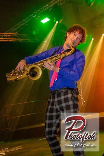 www_photofloh_de_PflaelzerGaudiNaechte_HermesHouseBand_Messehalle_PS_17_10_2026-147