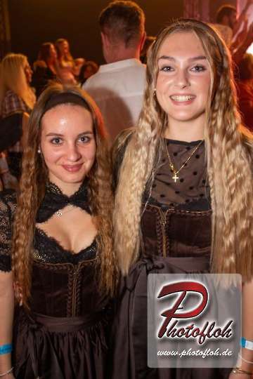 www_photofloh_de_PflaelzerGaudiNaechte_HermesHouseBand_Messehalle_PS_17_10_2026-190