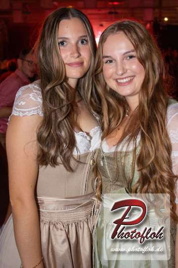 www_photofloh_de_PflaelzerGaudiNaechte_HermesHouseBand_Messehalle_PS_17_10_2026-241